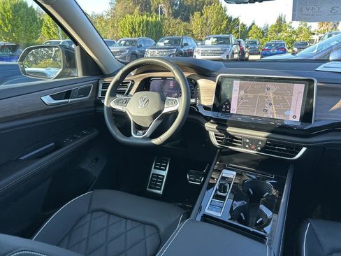 New 2026 Volkswagen Atlas SEL Premium R-Line image 9