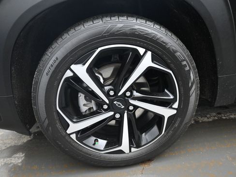 Used 2022 Chevrolet TrailBlazer RS w/ Sun and Liftgate Package image 9