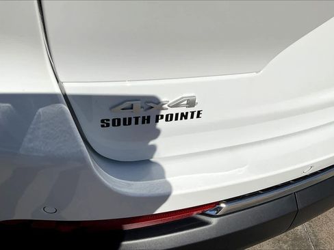 New 2025 Jeep Grand Cherokee L Laredo w/ Luxury Tech Group I image 15