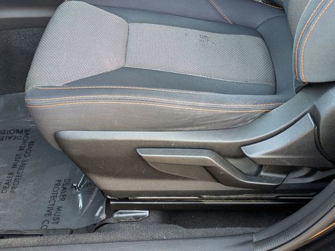 Used 2018 Subaru Crosstrek 2.0i Premium AWD/4WD image 12