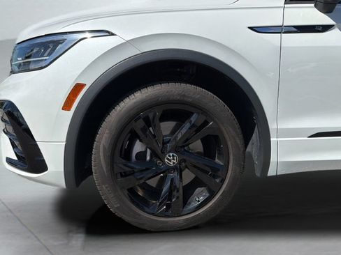Used 2024 Volkswagen Tiguan SE R-Line FWD image 37