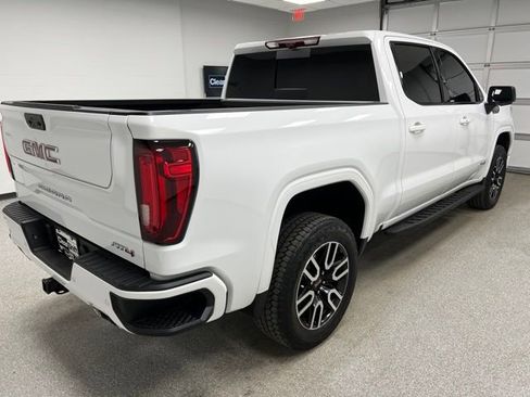 Used 2024 GMC Sierra 1500 AT4 w/ Technology Package AWD/4WD image 10