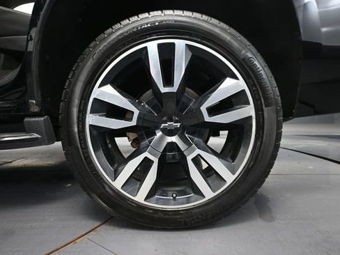 Used 2019 Chevrolet Tahoe LT w/ RST Edition AWD/4WD image 16