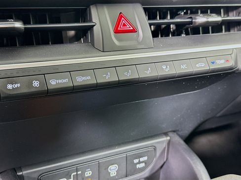 Used 2025 Kia K4 FWD image 23