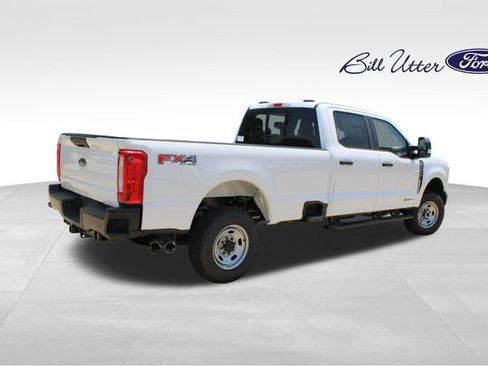 New 2026 Ford F250 XL w/ FX4 Off-Road Package AWD/4WD image 3