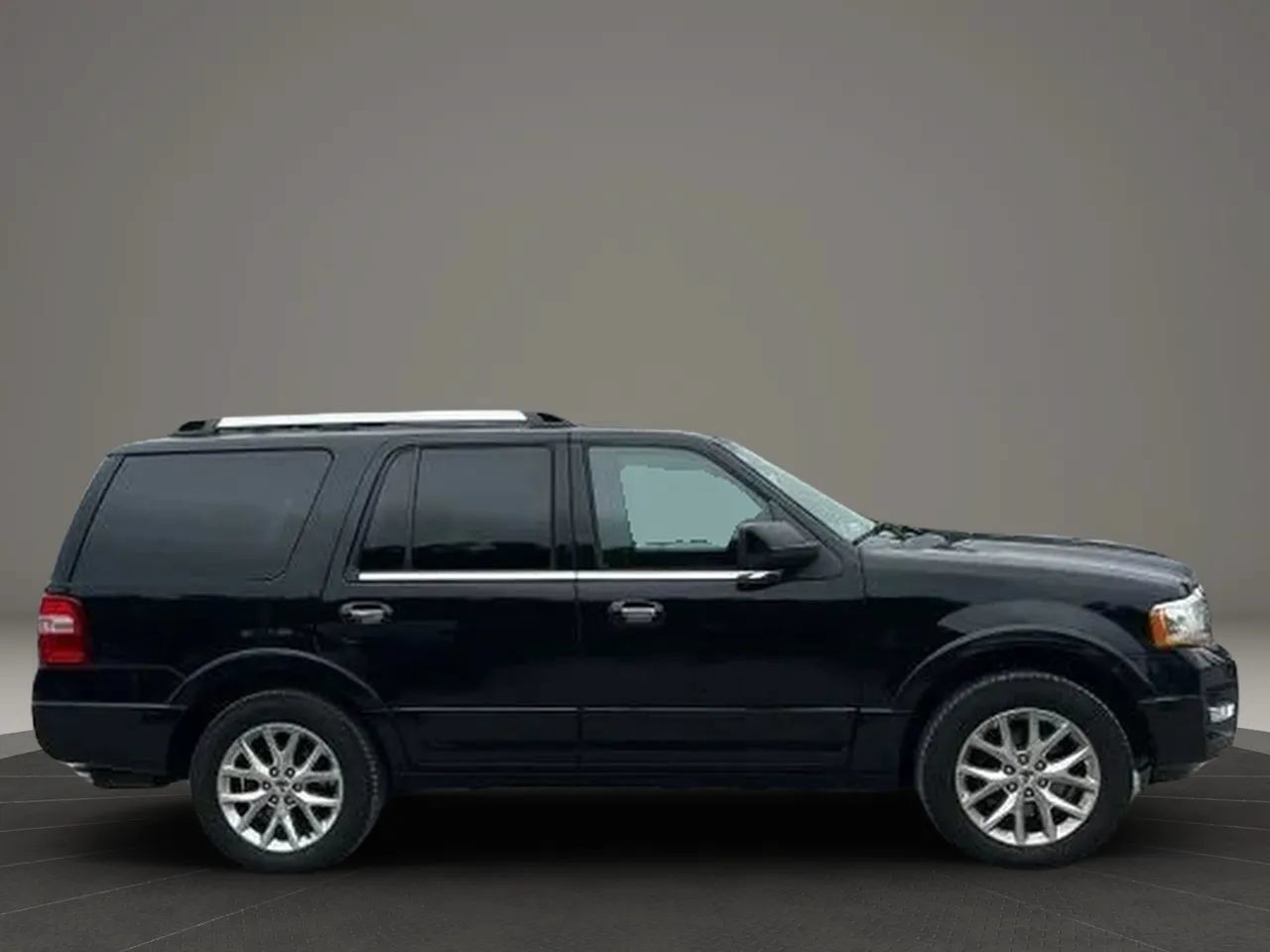 Used 2016 Ford Expedition Limited w/ Equipment Group 301A AWD/4WD image 10