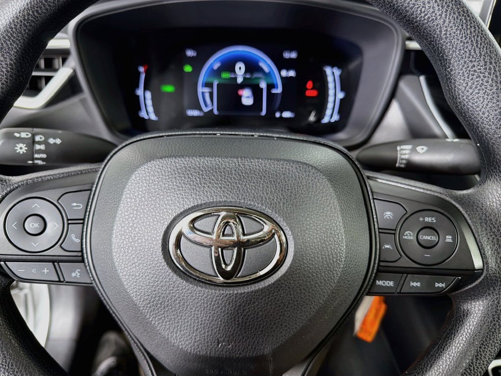Used 2026 Toyota Corolla LE FWD image 16