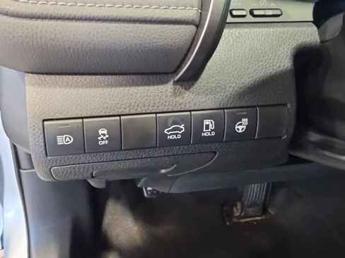 Used 2022 Toyota Camry SE FWD image 17