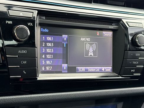 Used 2014 Toyota Corolla S Premium image 17