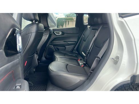 Used 2025 Jeep Compass Trailhawk AWD/4WD image 18