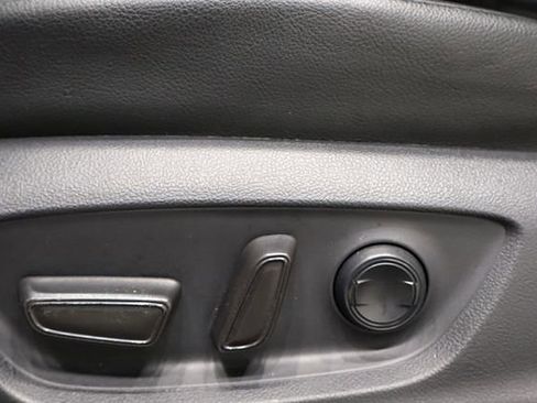 Used 2022 Toyota Camry SE image 13