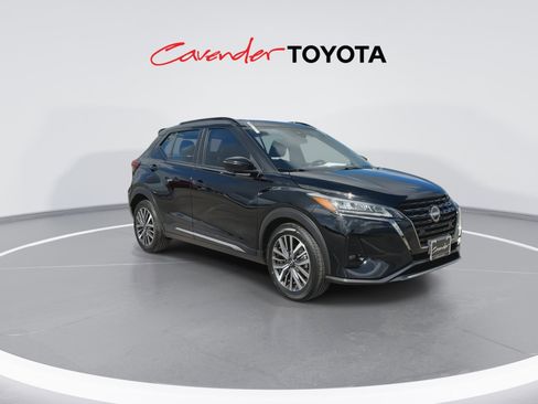 Used 2024 Nissan Kicks SR FWD image 2