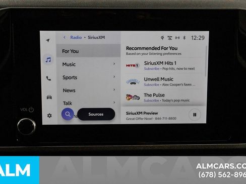 Used 2025 Toyota Camry SE image 34