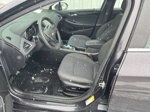 Used 2017 Chevrolet Cruze LT w/ Convenience Package image 10