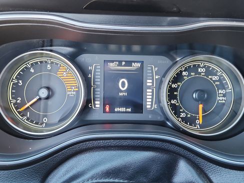 Used 2019 Jeep Cherokee Altitude image 15