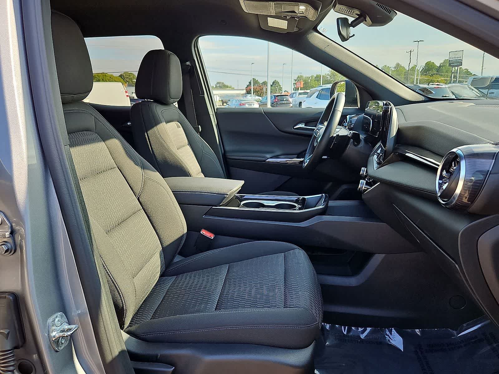 Certified 2025 Chevrolet Equinox LT FWD image 33