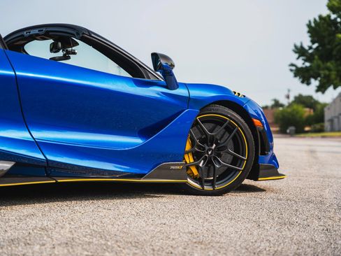 Used 2022 McLaren 765LT RWD image 18