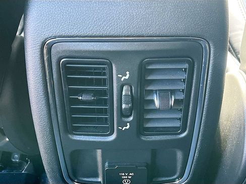 Used 2022 Jeep Grand Cherokee Laredo X AWD/4WD image 24
