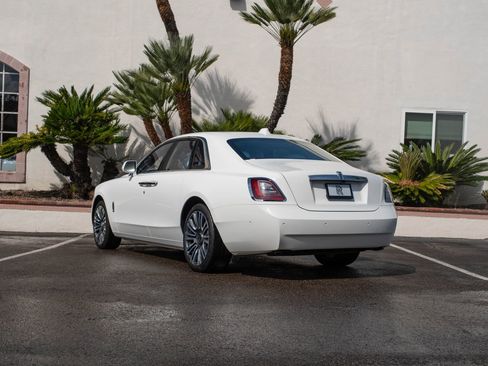 Used 2022 Rolls-Royce Ghost w/ Ghost Package image 50