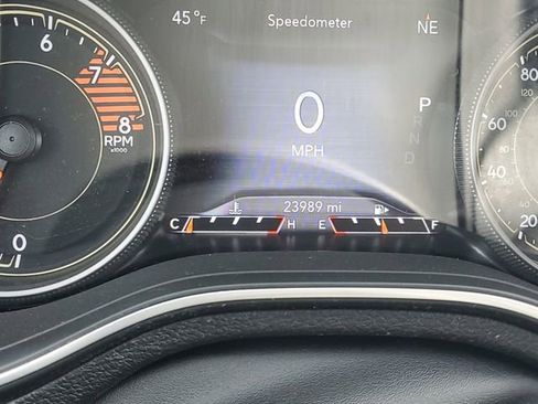 Used 2021 Jeep Cherokee Latitude Lux w/ Sun & Sound Group AWD/4WD image 23