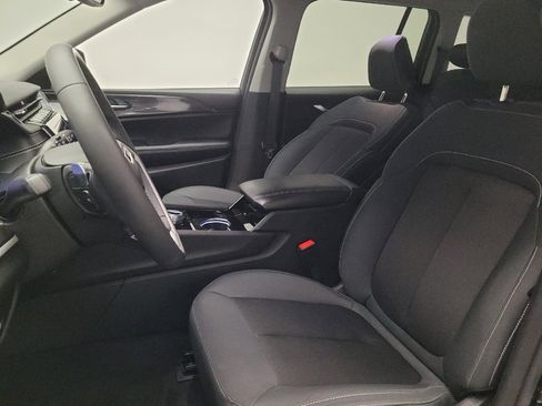 Used 2023 Jeep Grand Cherokee Laredo RWD image 17