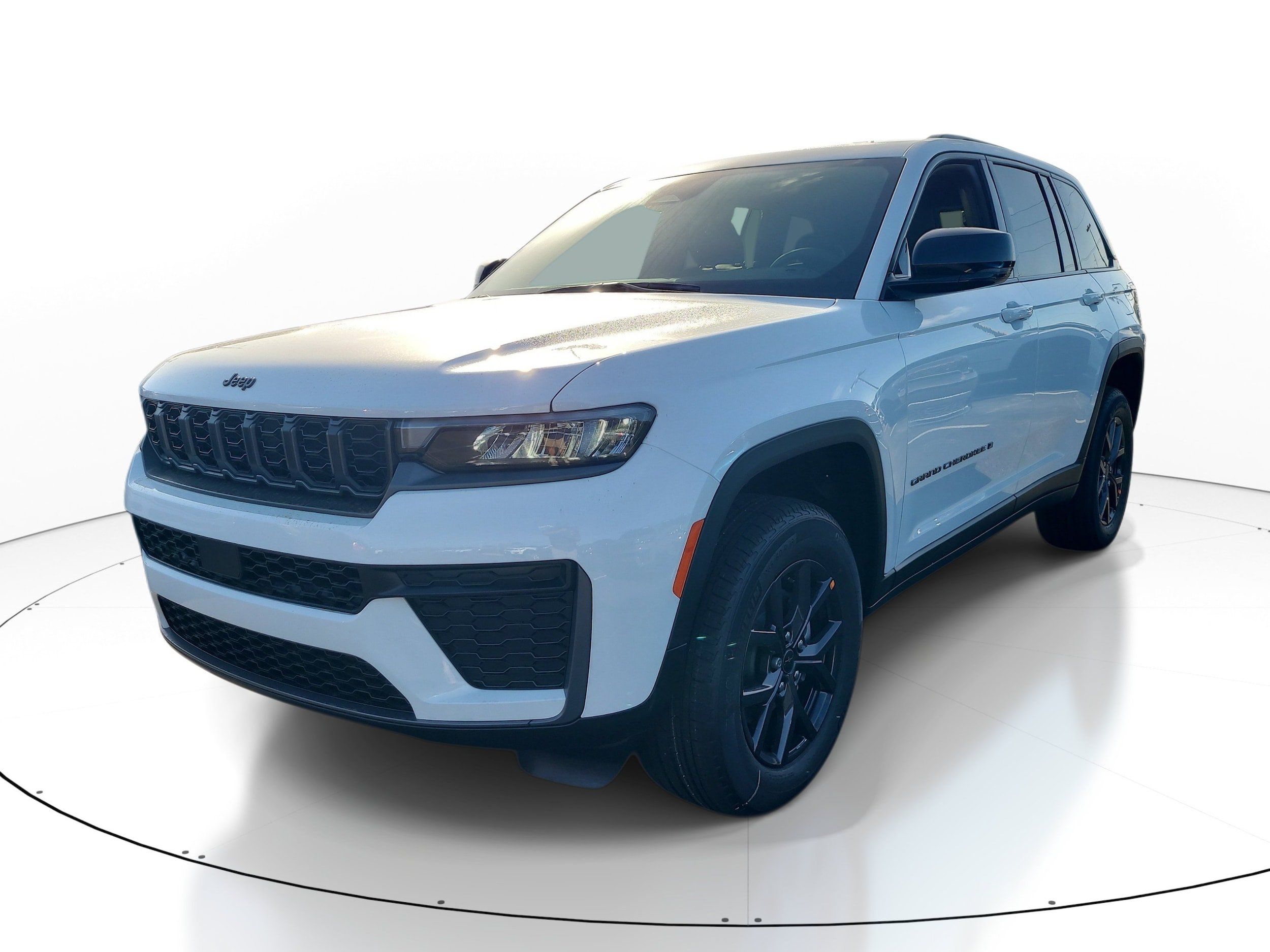 New 2027 Jeep Grand Cherokee Altitude RWD image 4