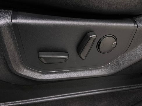 Used 2019 Ford F150 Lariat image 18