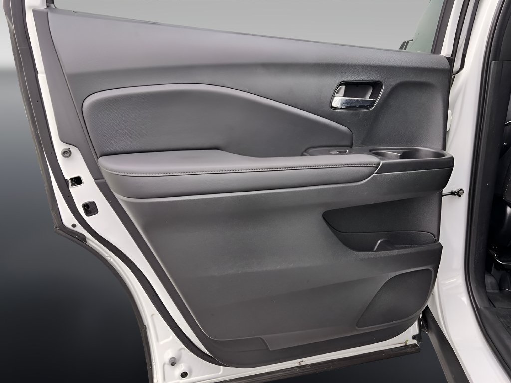 Used 2022 Honda Pilot Sport image 25