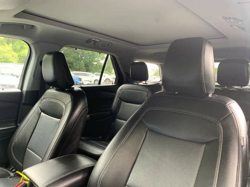 Used 2022 Ford Explorer Limited w/ Limited Technology Package image 14