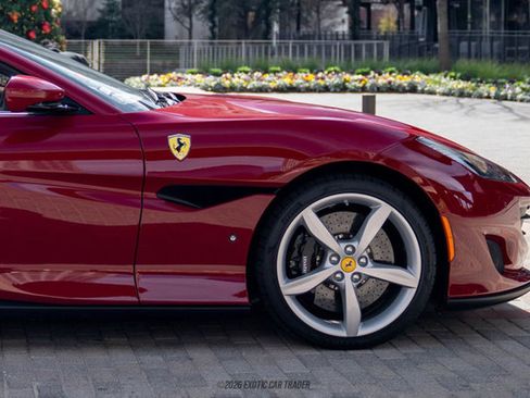 Used 2019 Ferrari Portofino image 11