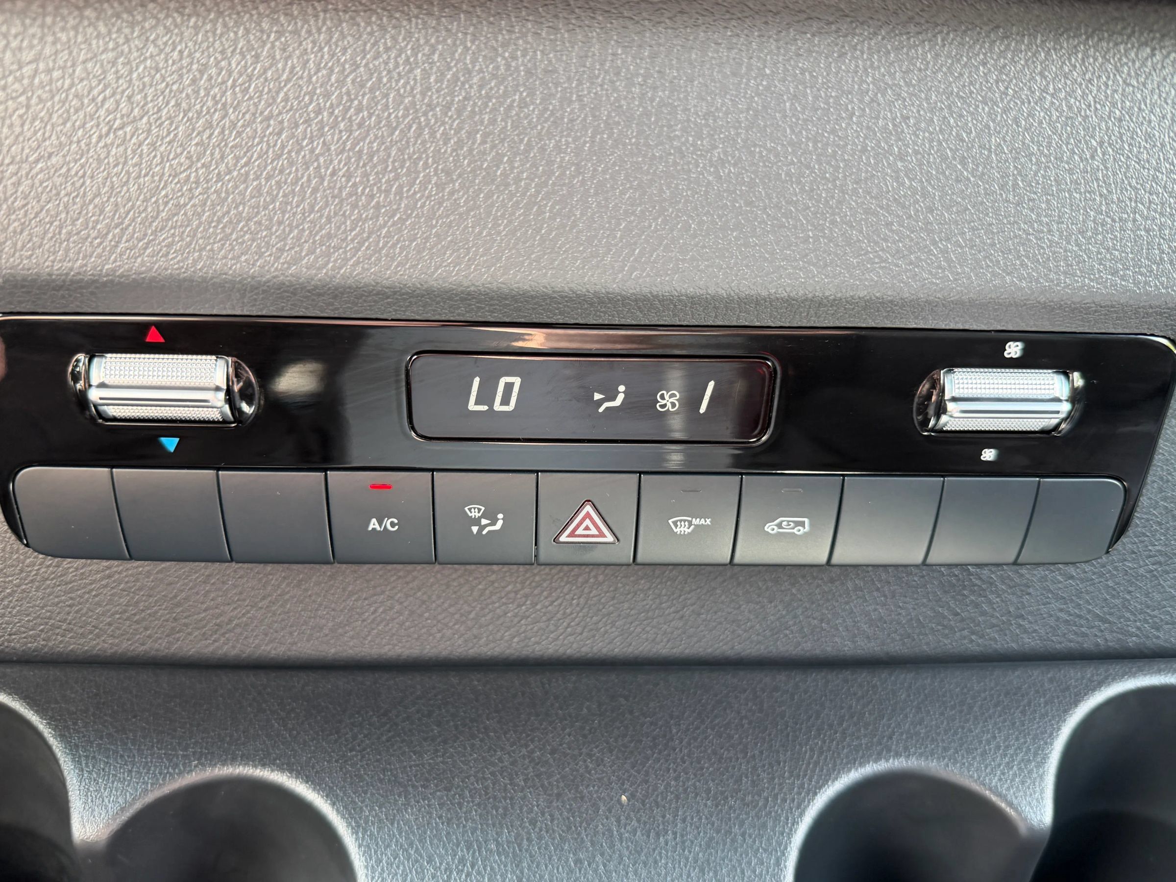 Used 2024 Mercedes-Benz Sprinter 3500 w/ Acoustic Package image 20