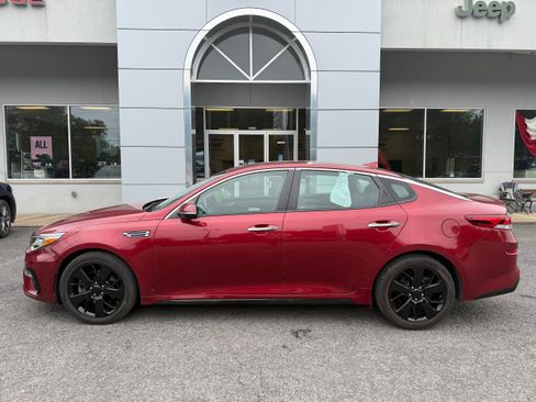 Used 2019 Kia Optima S image 2