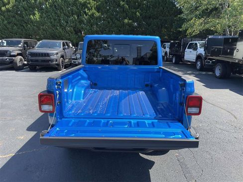 New 2025 Jeep Gladiator Sport image 31