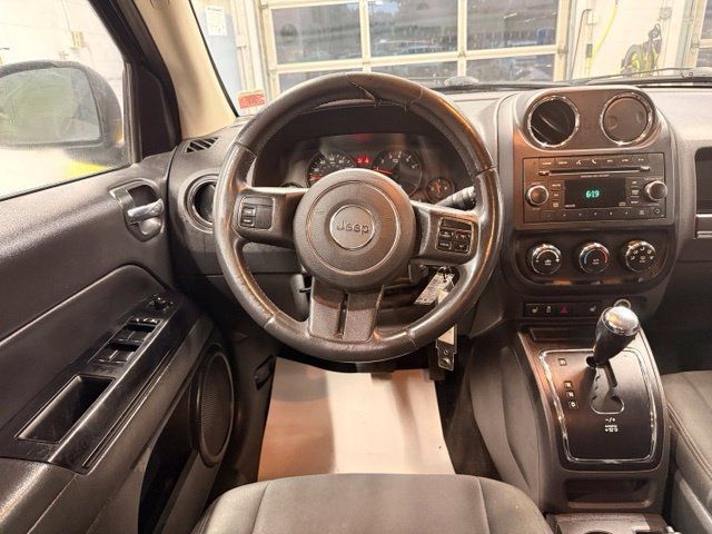 Used 2013 Jeep Compass Latitude AWD/4WD image 15