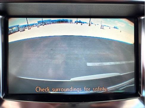 Used 2009 Lexus LX 570 4WD w/ Preferred Accessory Pkg image 27