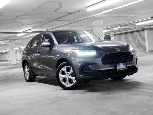 Used 2023 Honda HR-V LX image 4