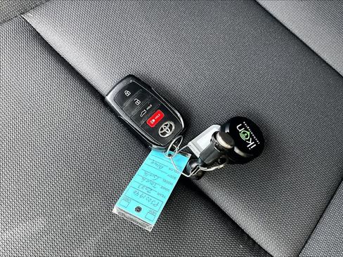 Used 2023 Toyota Corolla LE w/ LE Convenience Package FWD image 14