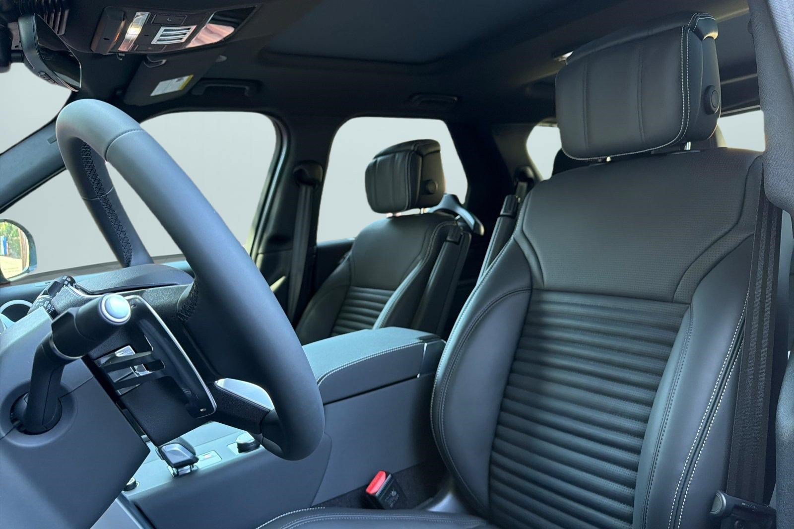 New 2026 Land Rover Discovery Dynamic SE AWD/4WD image 23