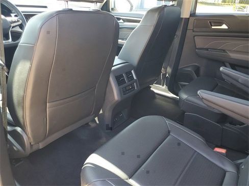 Used 2023 Volkswagen Atlas SE image 27