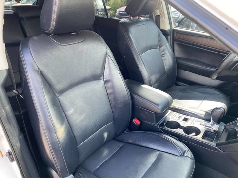 Used 2017 Subaru Outback 2.5i Limited AWD/4WD image 17