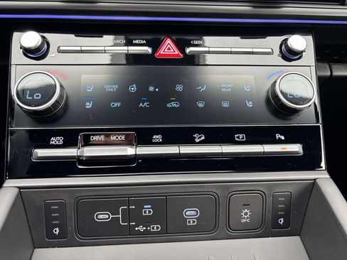 Used 2025 Hyundai Santa Fe Calligraphy image 13