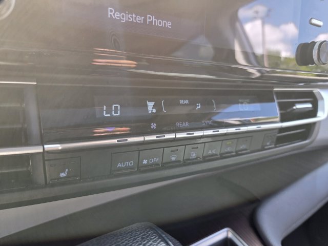 Used 2023 Toyota Sienna XLE FWD image 26
