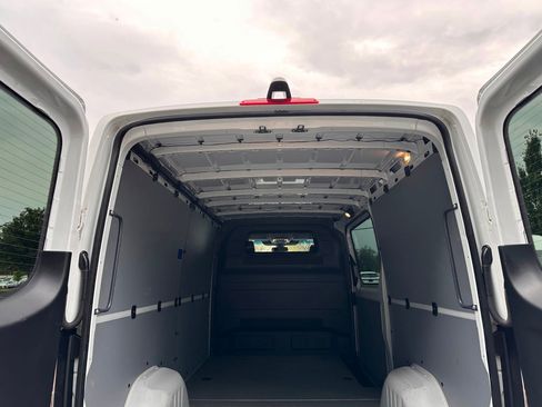 Used 2023 Mercedes-Benz Sprinter 2500 image 22