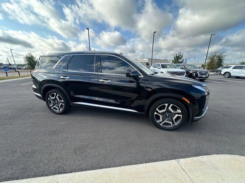 Used 2024 Hyundai Palisade SEL w/ Premium Package FWD image 3