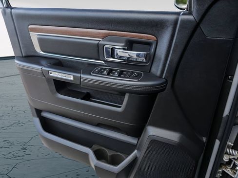 Used 2015 RAM 1500 Laramie w/ Convenience Group AWD/4WD image 23
