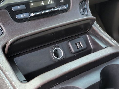 Used 2015 Chevrolet Suburban LTZ image 73