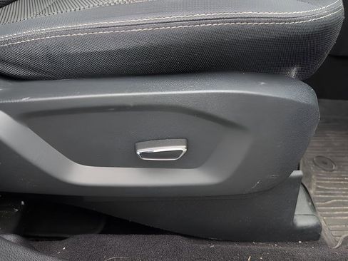 Used 2018 Ford Explorer XLT image 31