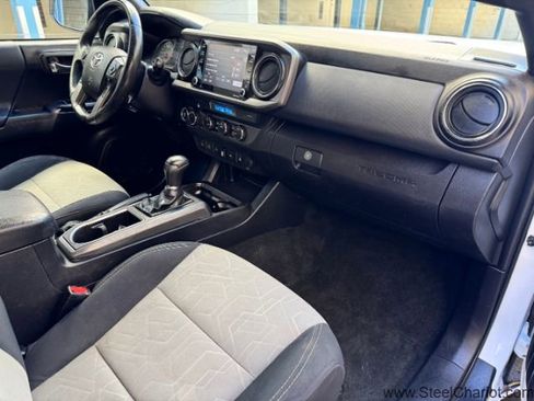 Used 2021 Toyota Tacoma TRD Off-Road w/ Technology Package image 19