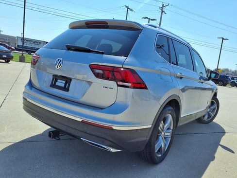 Used 2021 Volkswagen Tiguan SEL w/ 2-Row Tiguan MDO Package image 40