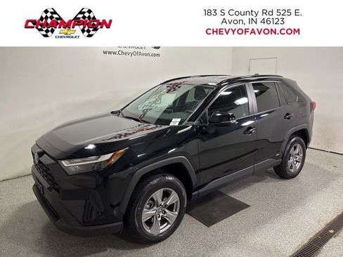 Used 2025 Toyota RAV4 XLE AWD/4WD image 1
